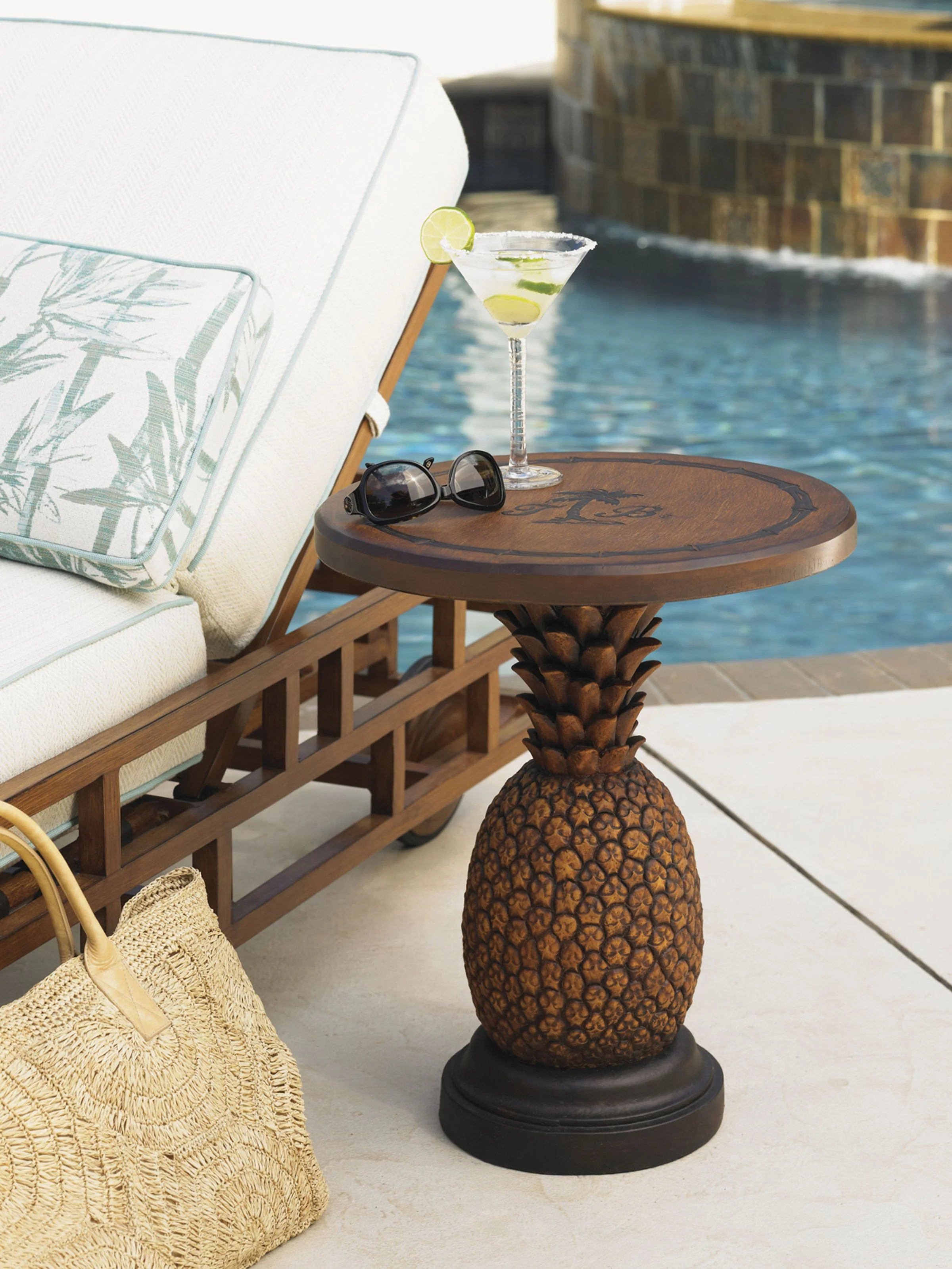 Alfresco Living Pineapple Table - Image 2