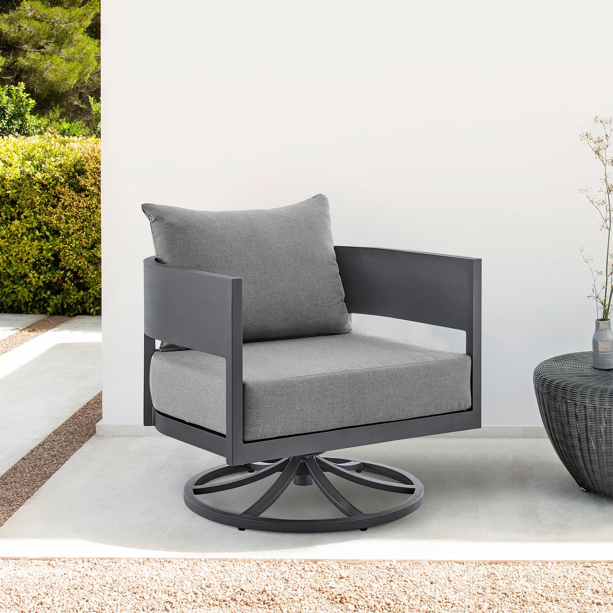Argiope Outdoor Swivel Chair - Image 2