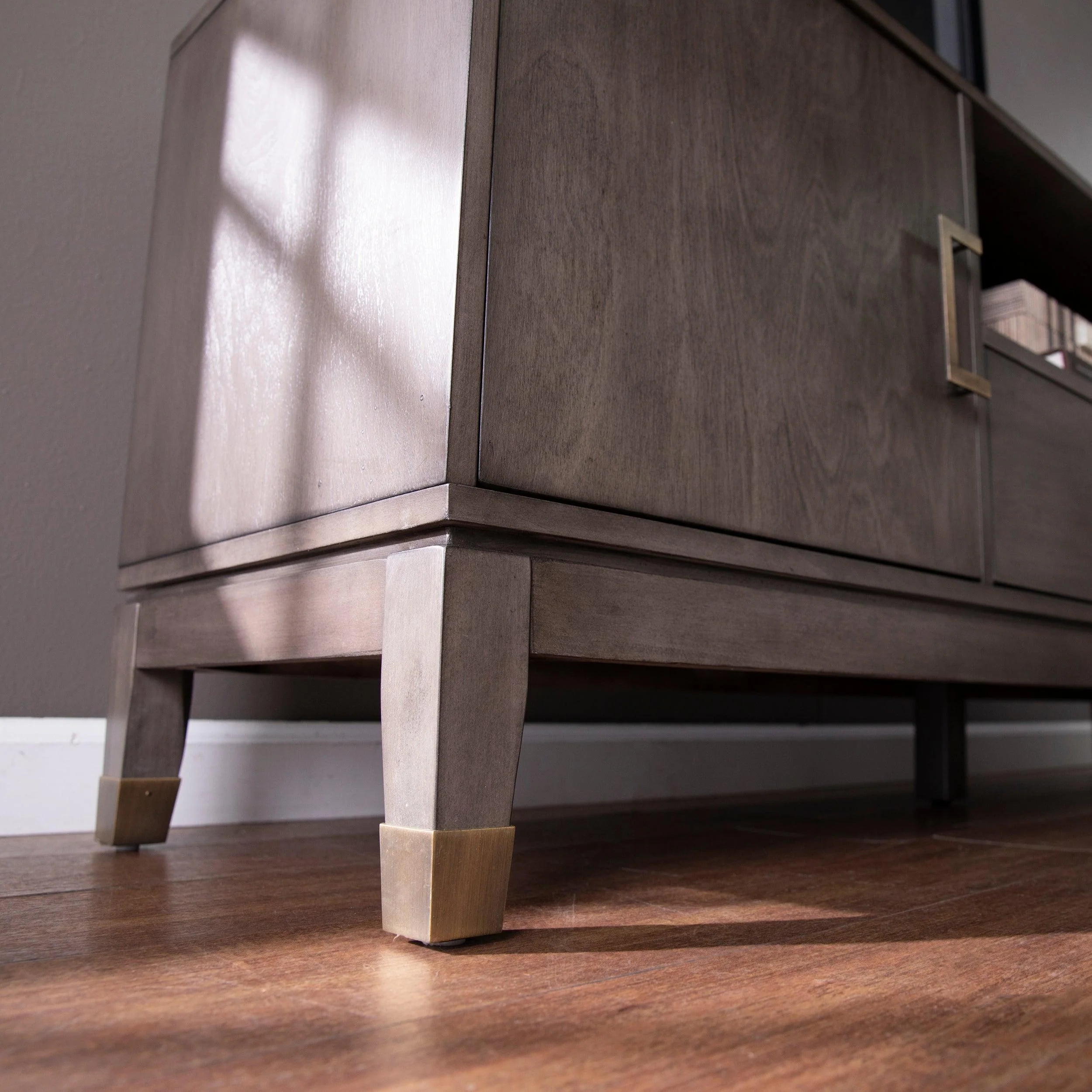 Brenting Media Stand w/ Storage - Image 7