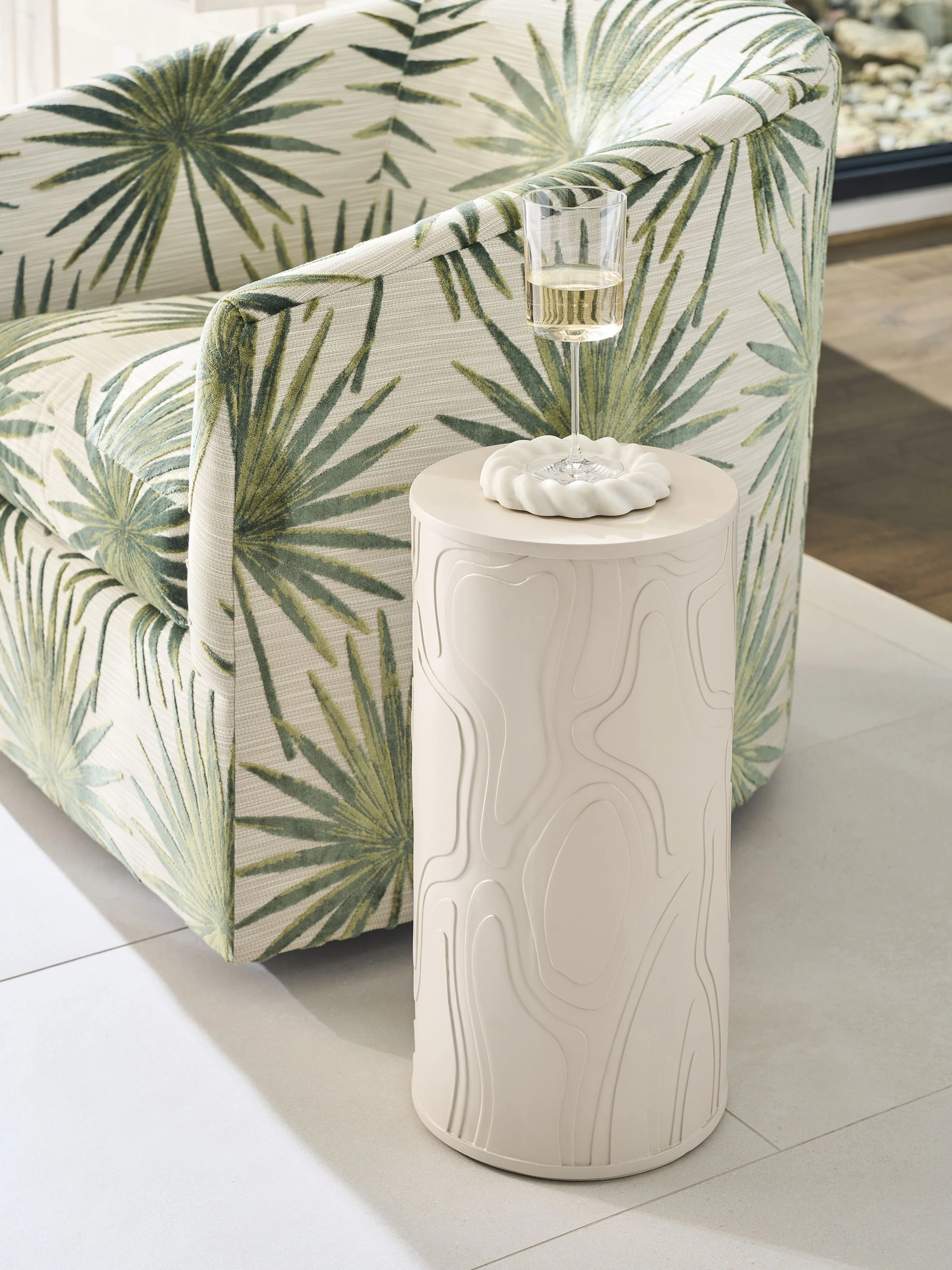 Copacabana Corazon Accent Table - Image 2