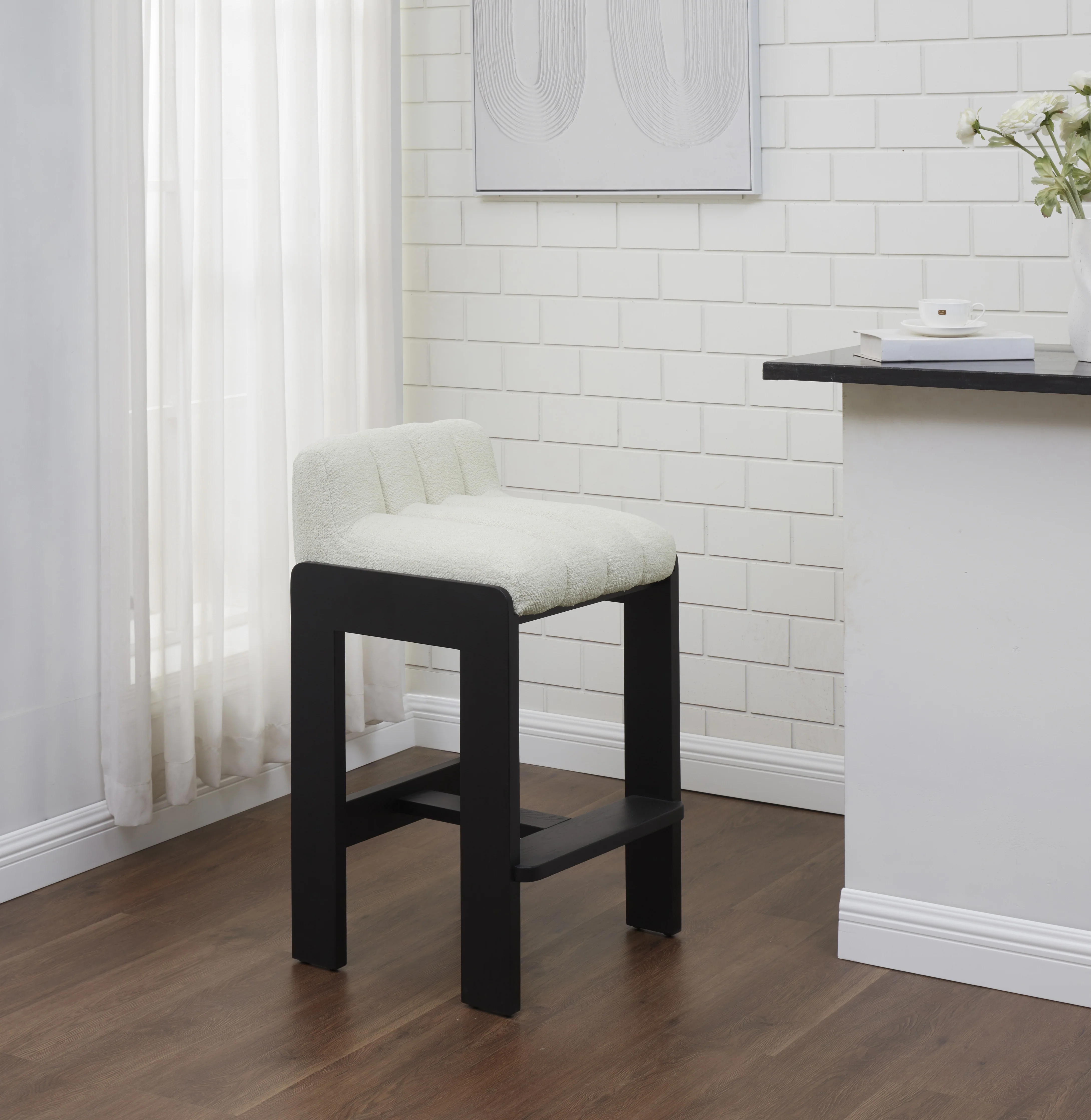 Delphini Boucle Barstool - Image 7