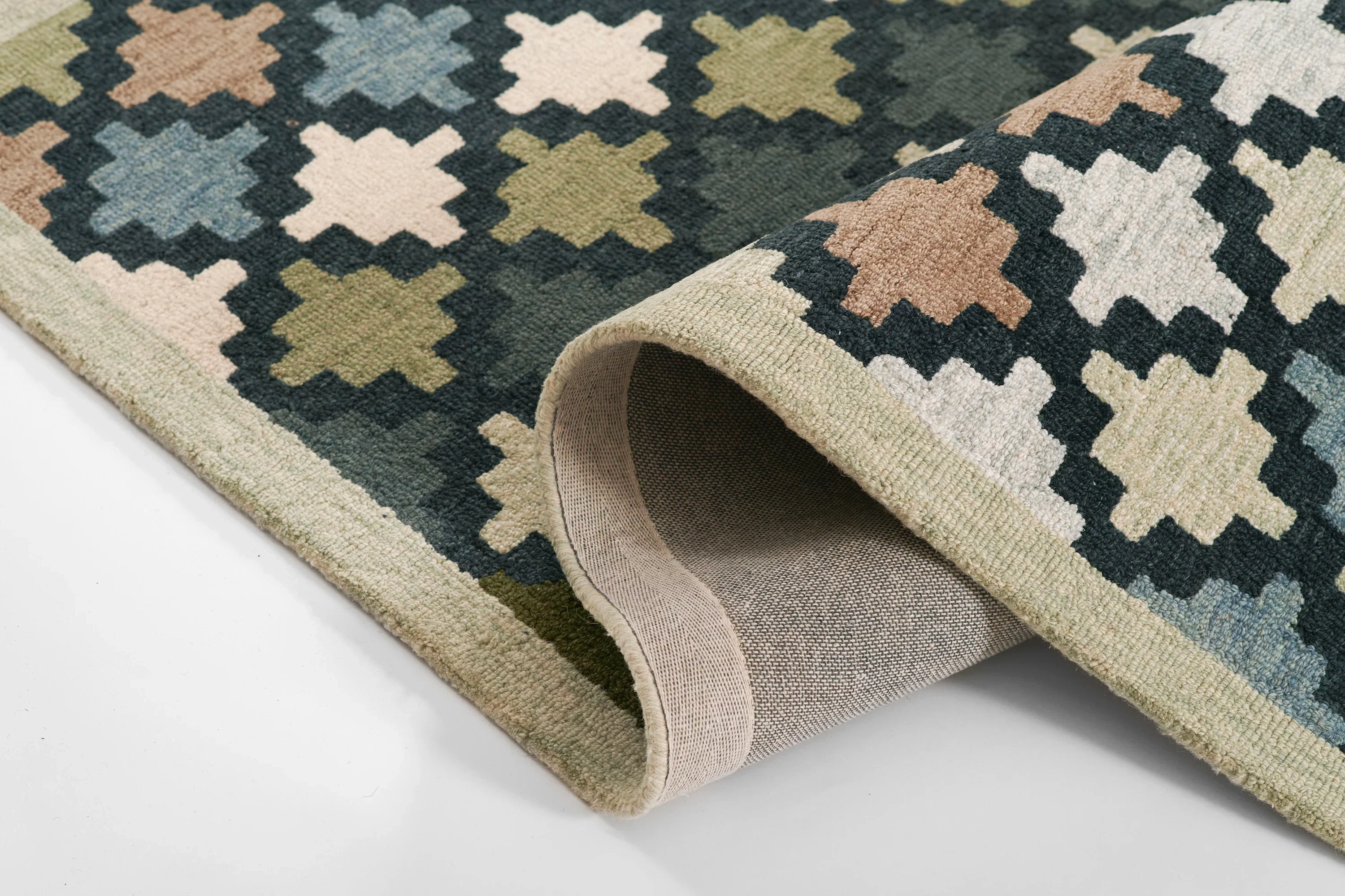 Abbott Diamond Trellis Rug - Image 8