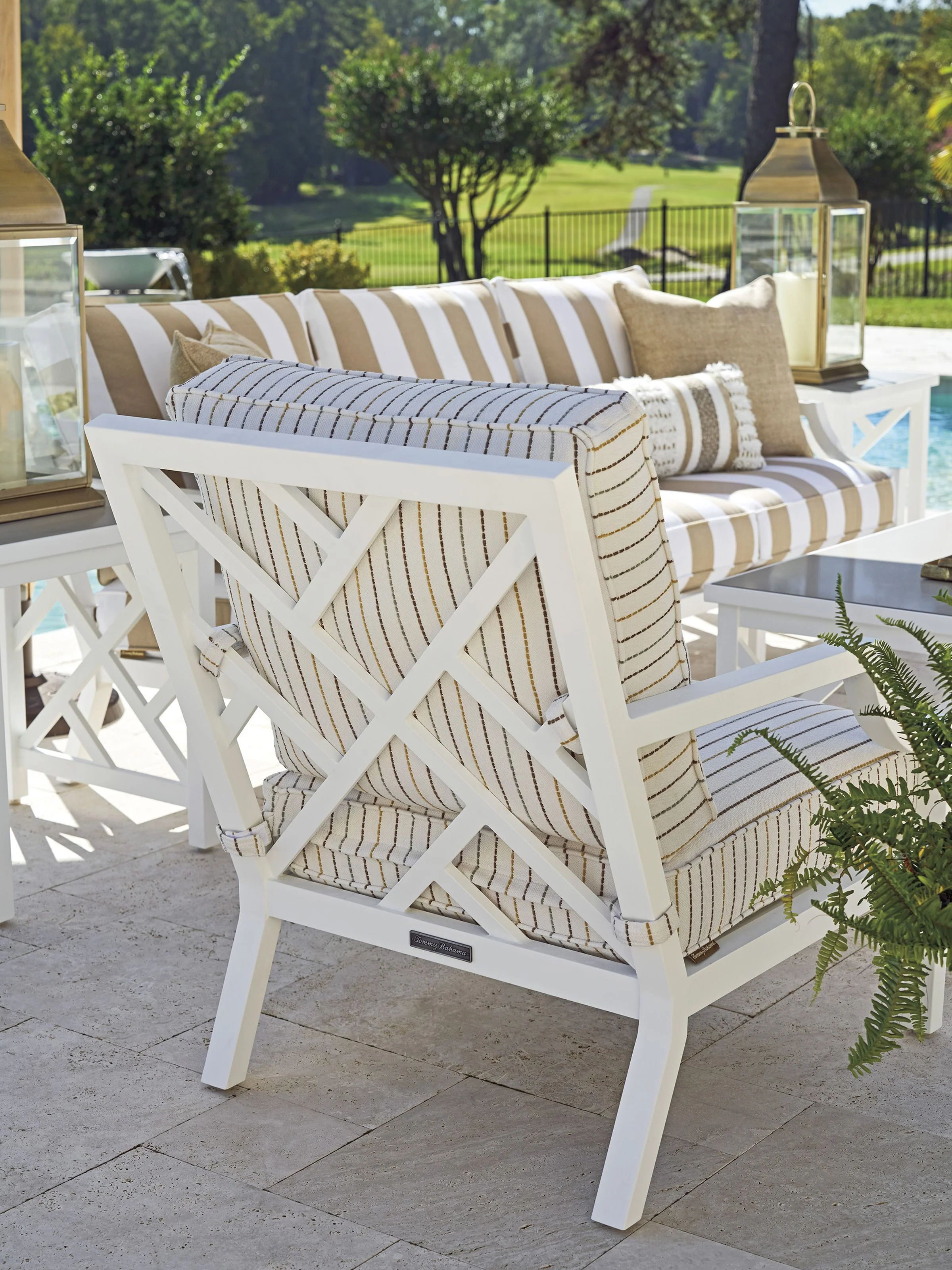 Island Classic Lounge Chair - Image 5