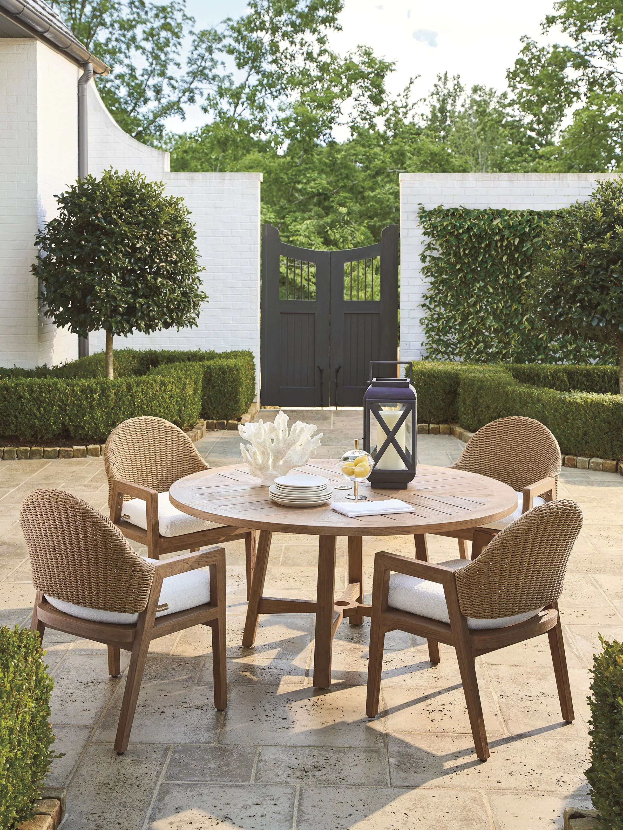 Isle Of Palms Round Dining Table - Image 4