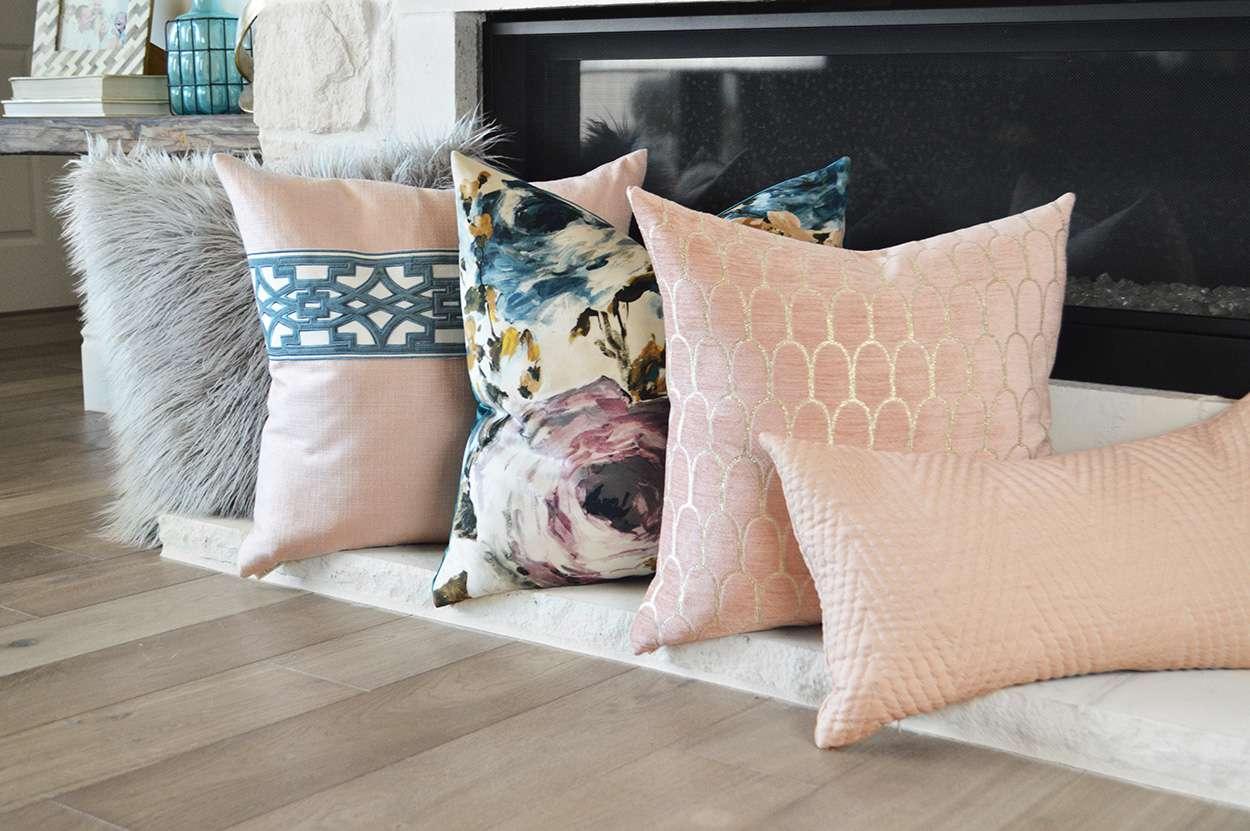 Lyon Pillow - Image 4