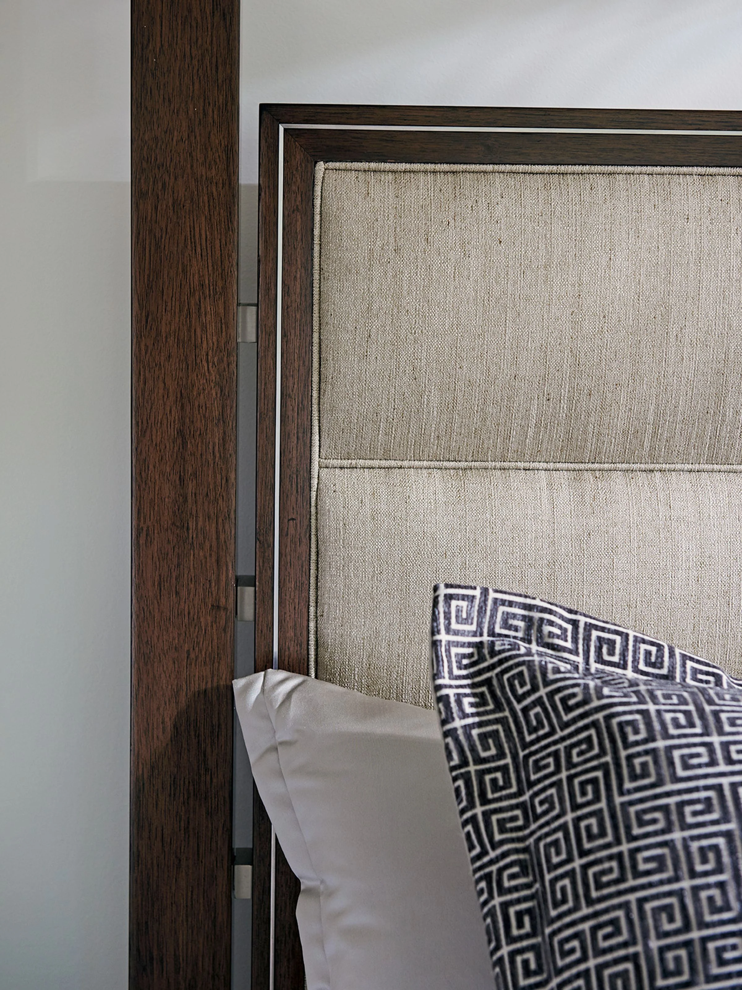 Macarthur Park Terranea Poster Bed King - Image 4