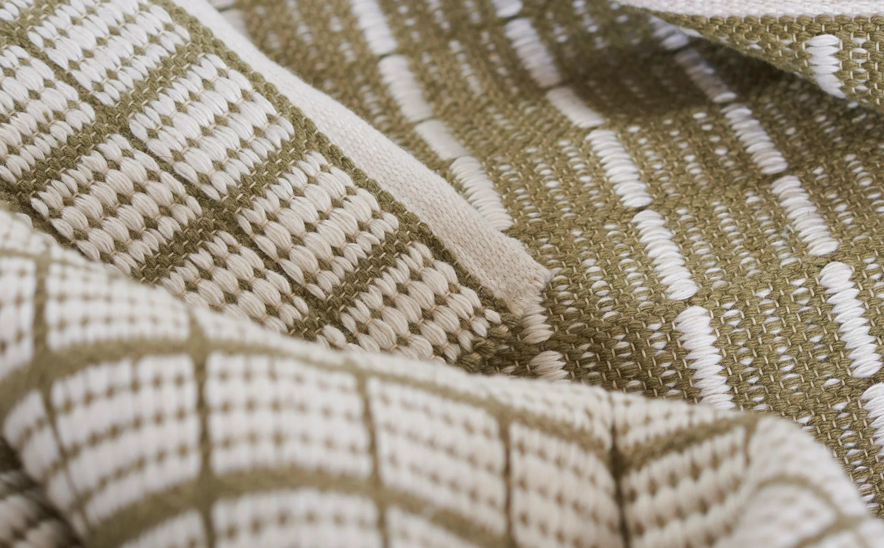 Malmo Grid Rug - Image 15
