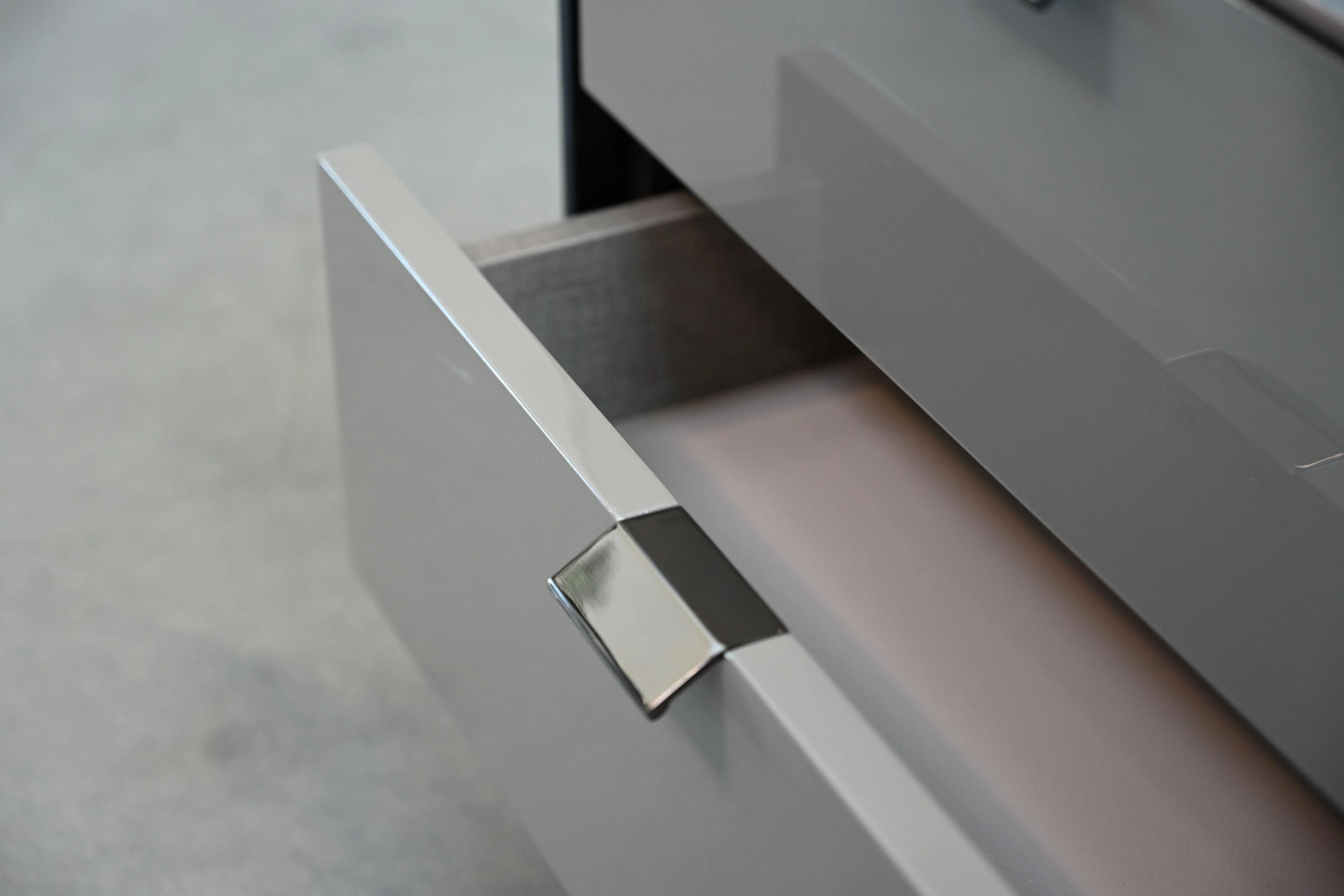 Salazar Side Table - Image 5