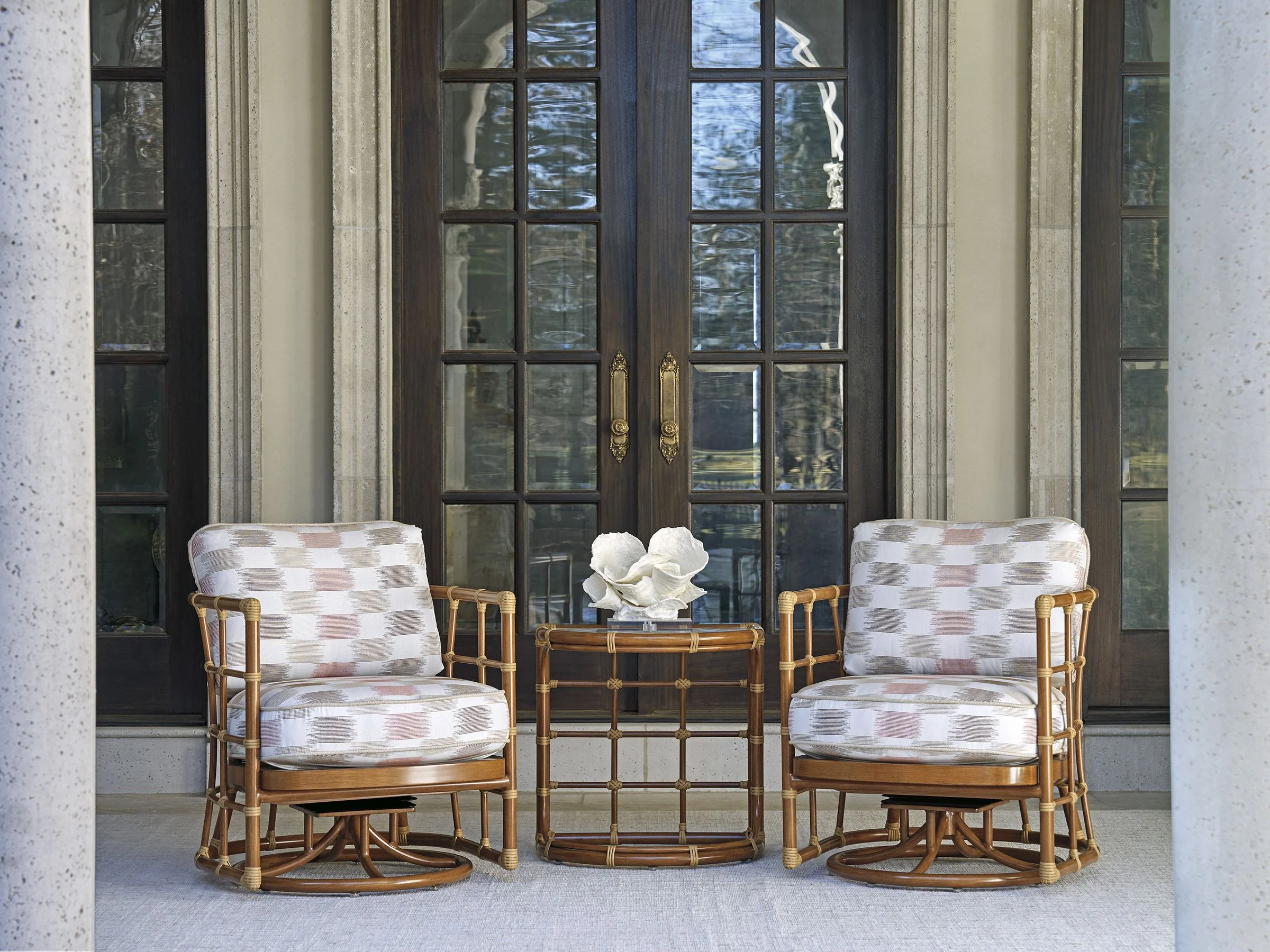 Sandpiper Bay Swivel Chair - Image 3