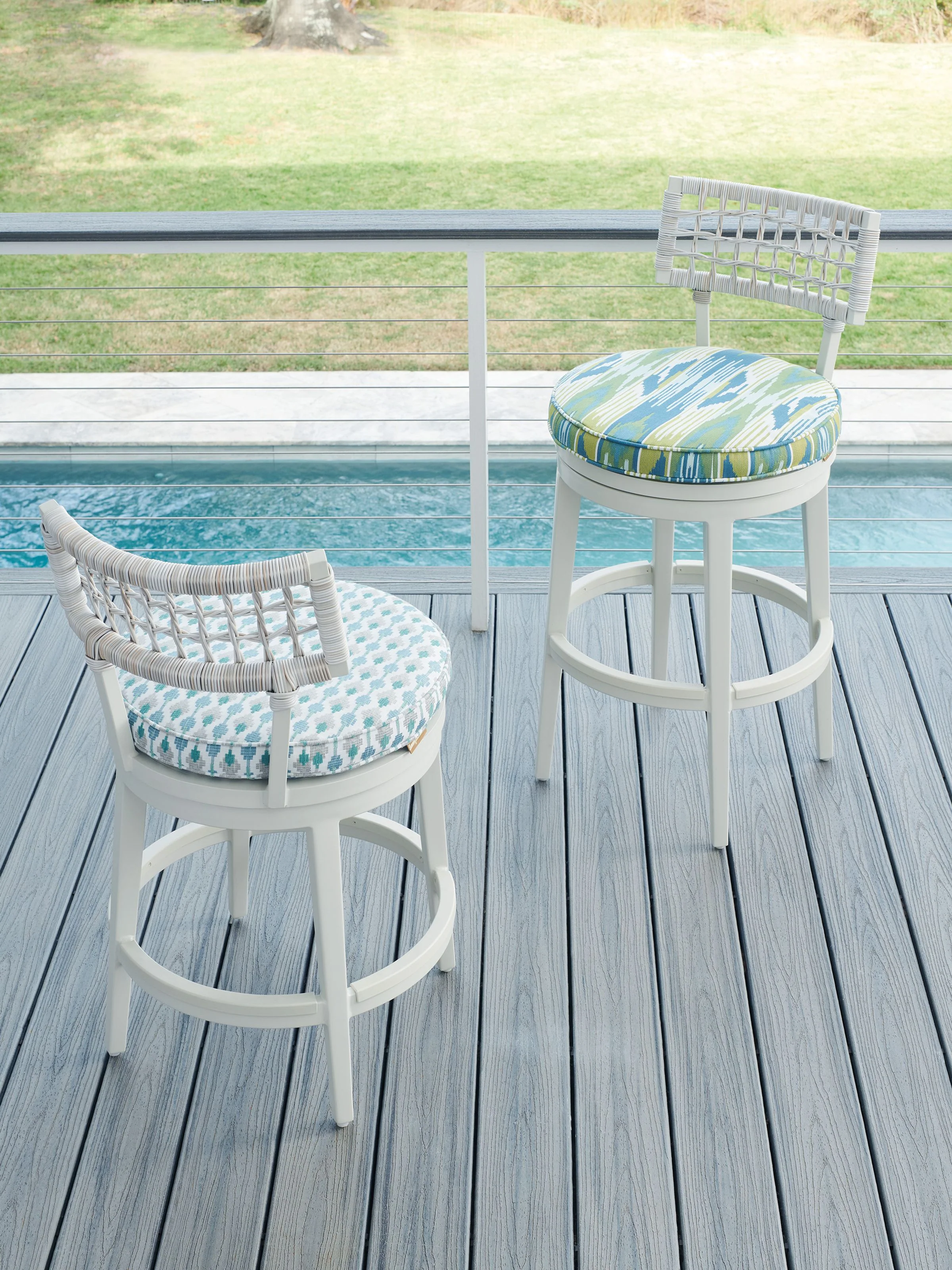 Seabrook Swivel Bar Stool - Image 4