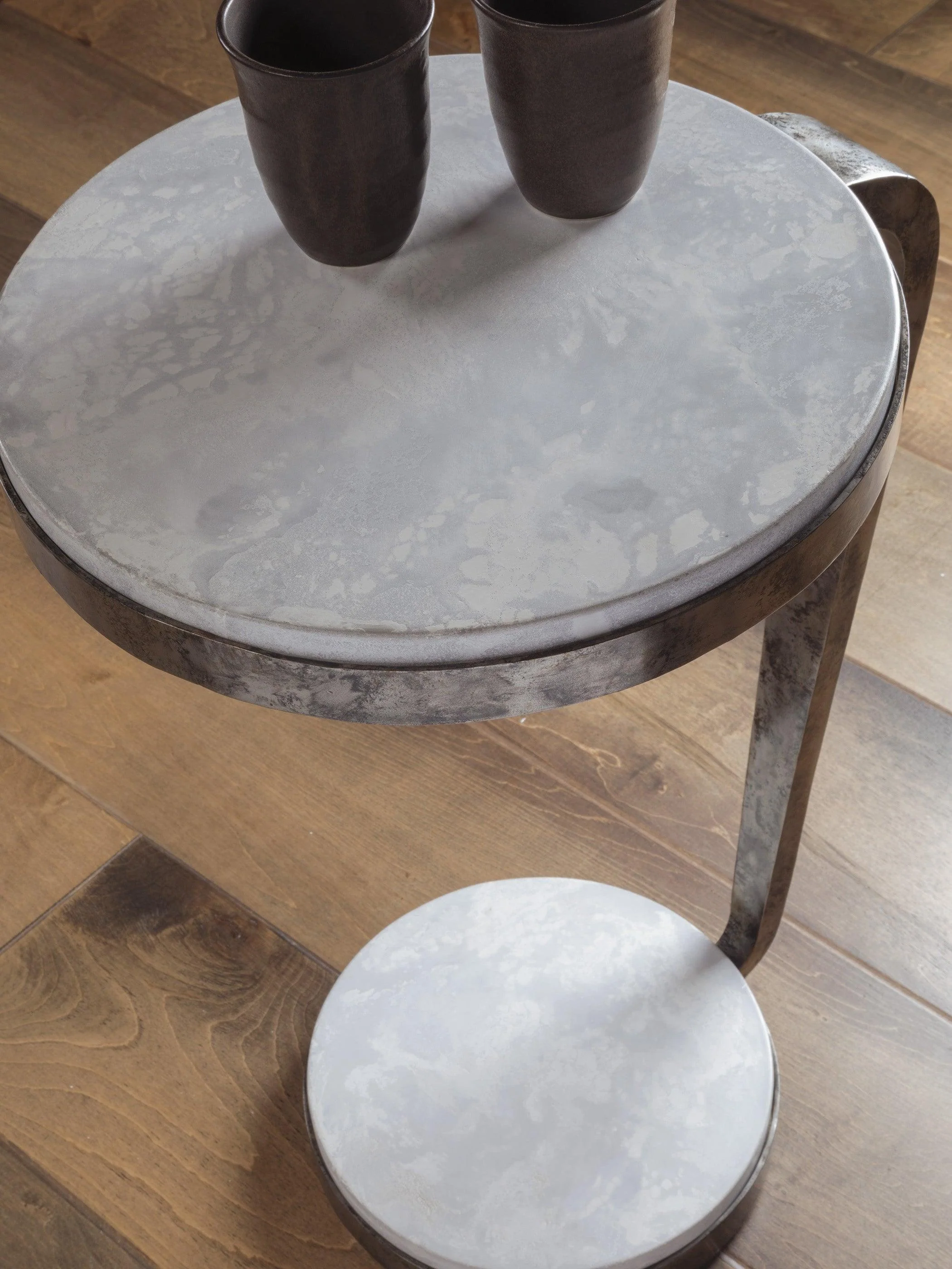 Signature Designs Otto Round Spot Table - Image 3