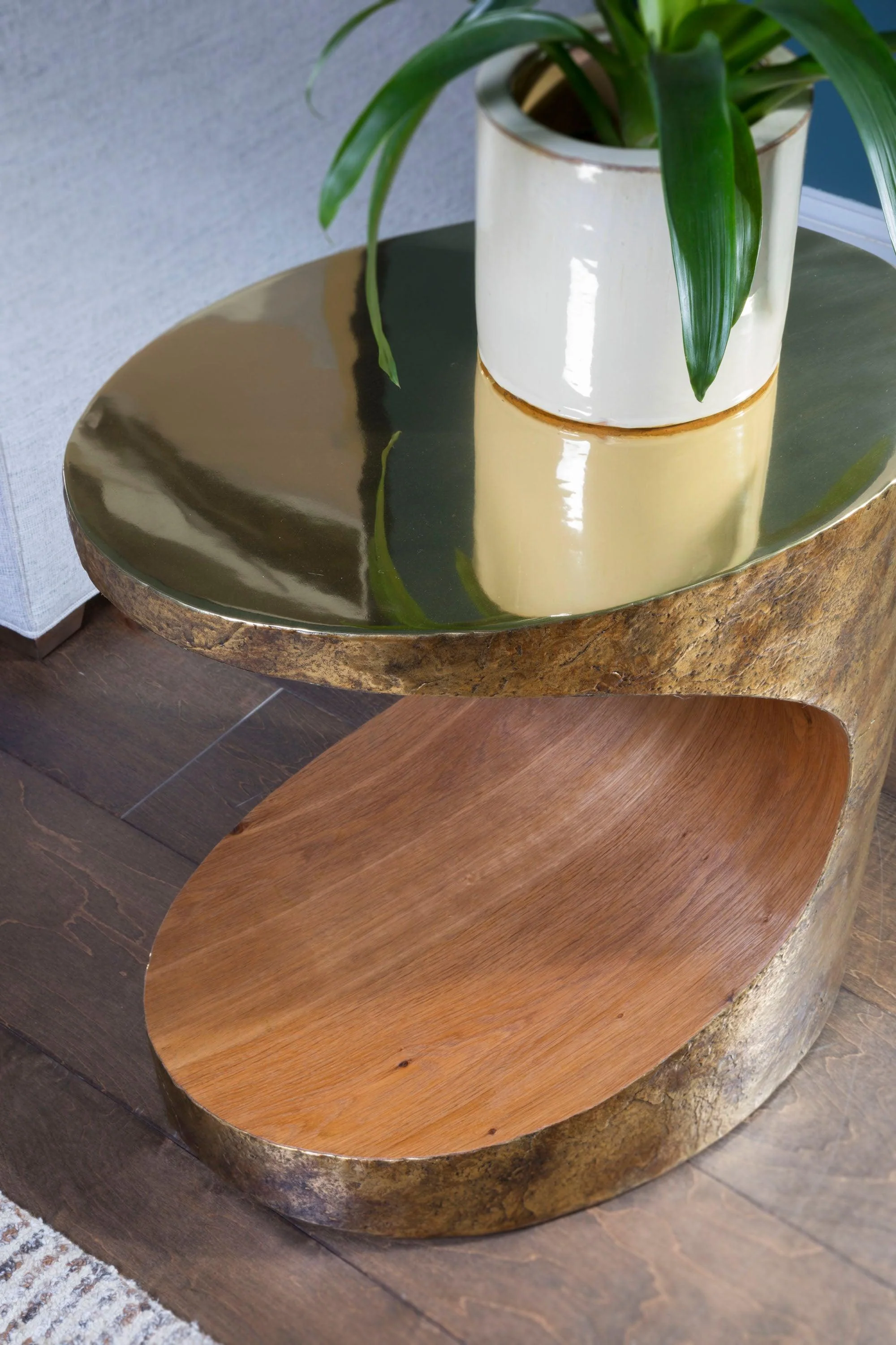 Signature Designs Thornton Oval Side Table - Image 2