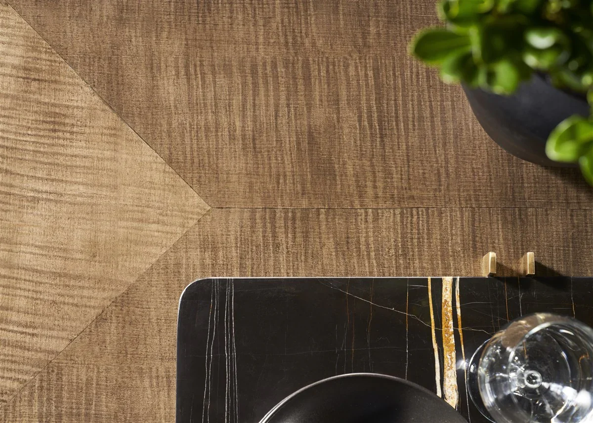 Splendor Dining Table - Image 2