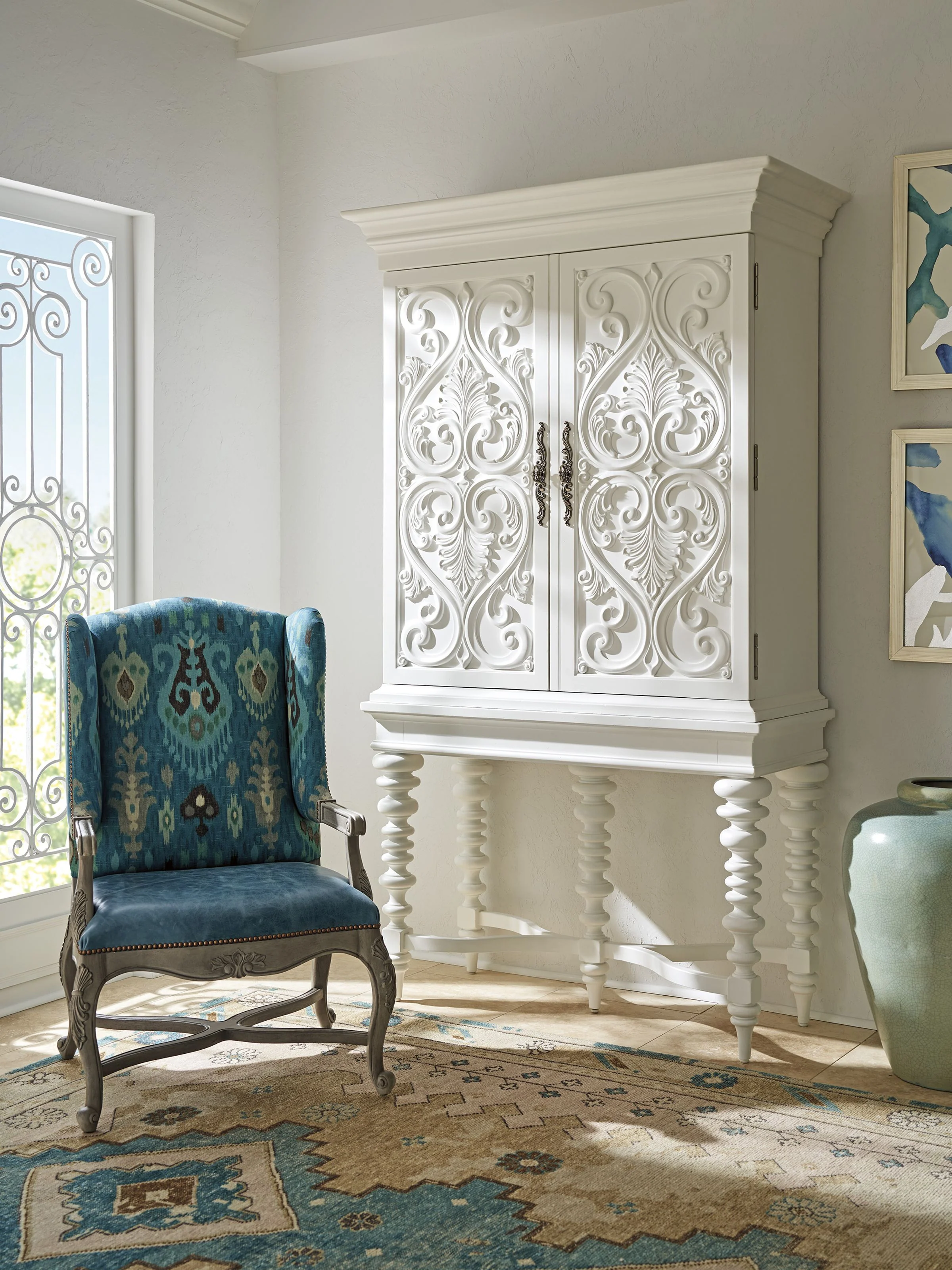 Villa Blanca Arezzo Bar Cabinet - Image 2