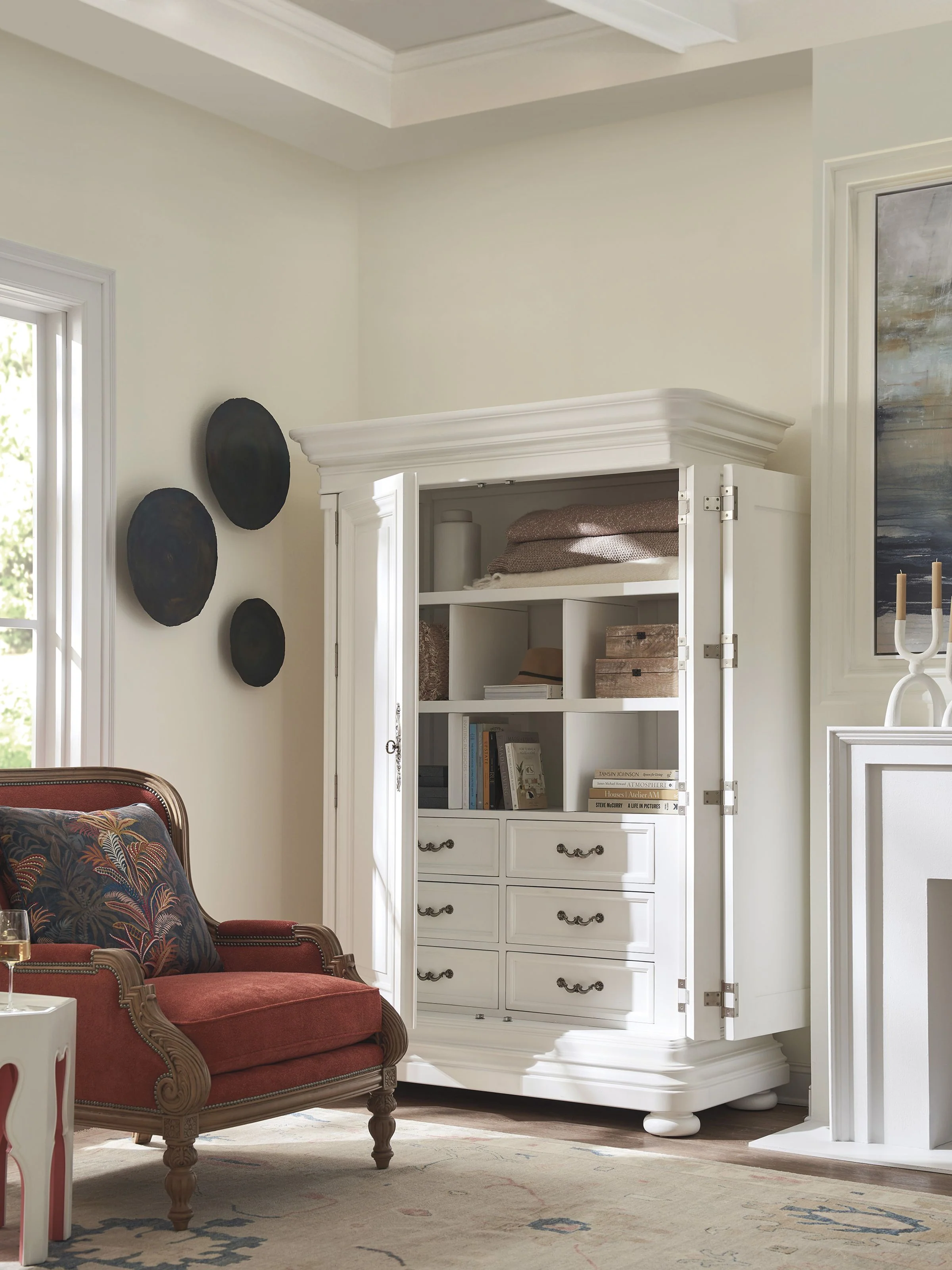 Villa Blanca Grand Villa Cabinet - Image 3