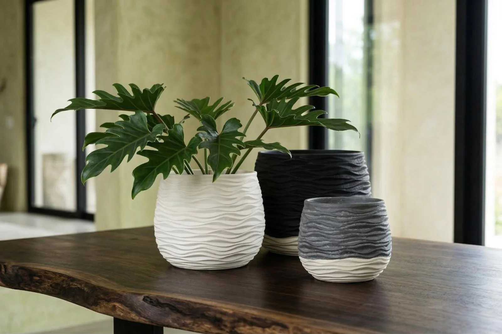 Wavy Vase - Image 5